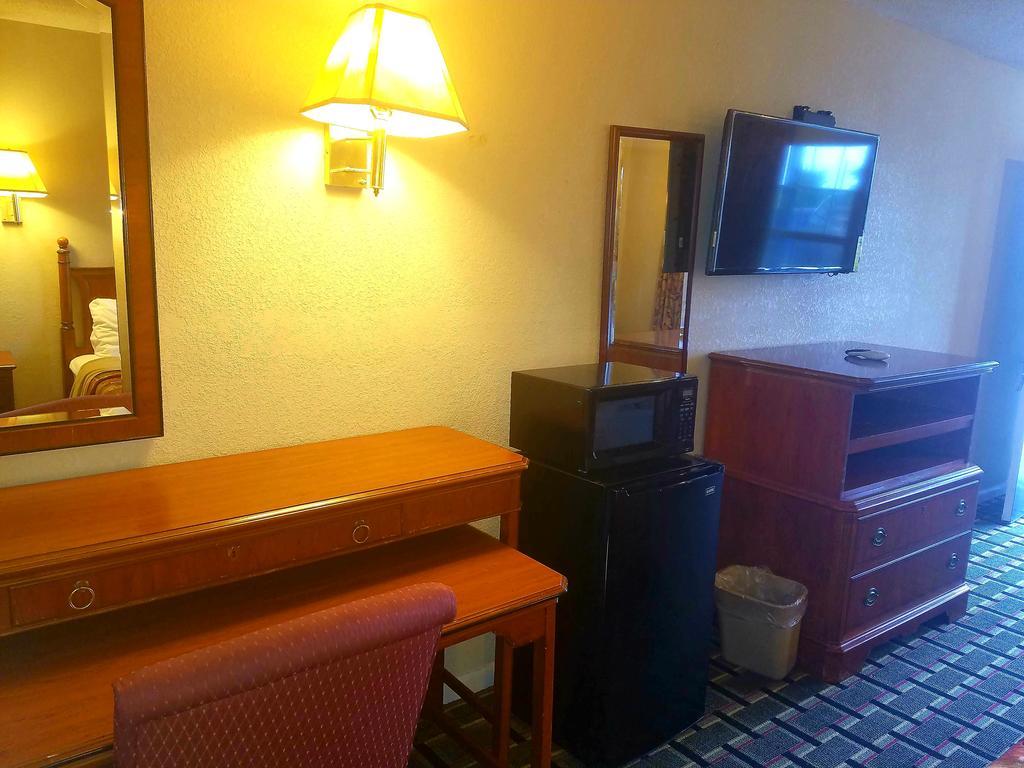 Americas Best Value Inn-Winnsboro Bagian luar foto