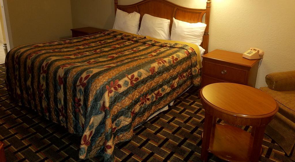 Americas Best Value Inn-Winnsboro Bagian luar foto