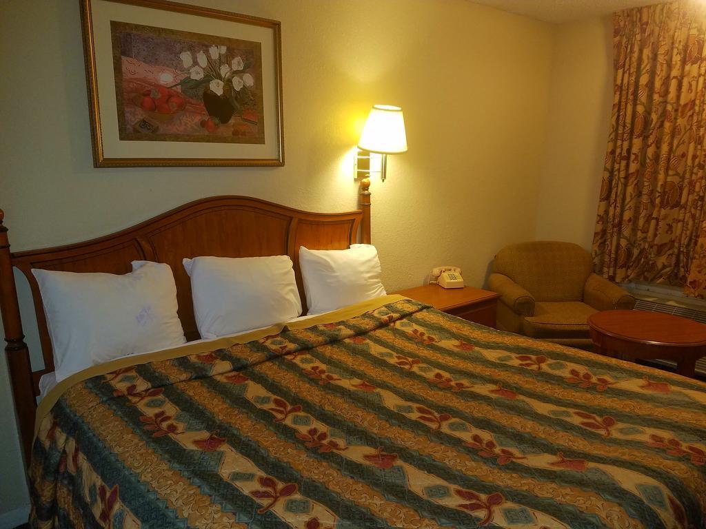 Americas Best Value Inn-Winnsboro Bagian luar foto